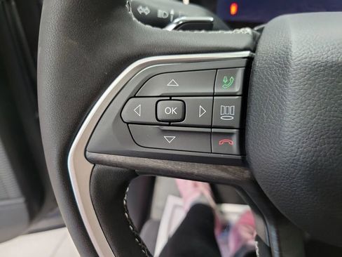 New 2025 Jeep Grand Cherokee L Limited w/ Black Appearance Package image 17