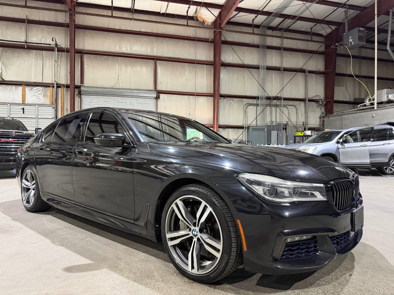 Used 2016 BMW 750i xDrive AWD/4WD image 1