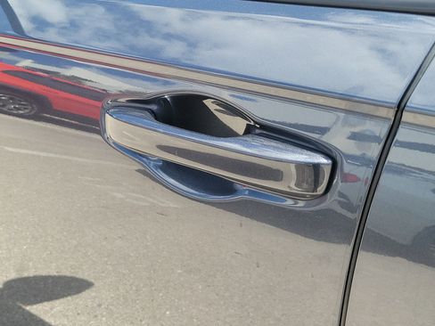 Used 2023 Honda Accord EX image 9