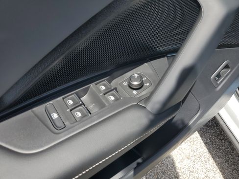 New 2026 Volkswagen Tiguan SEL R-Line AWD/4WD image 10