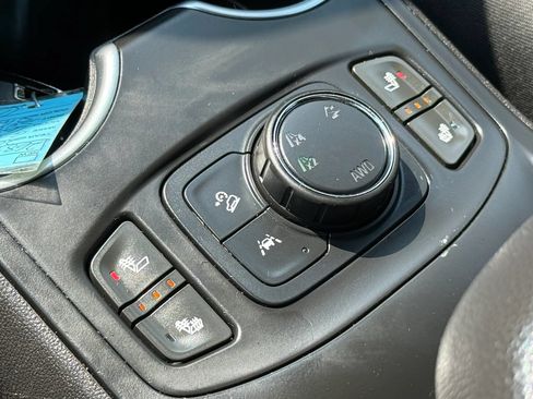 Used 2020 GMC Terrain SLT AWD/4WD image 36