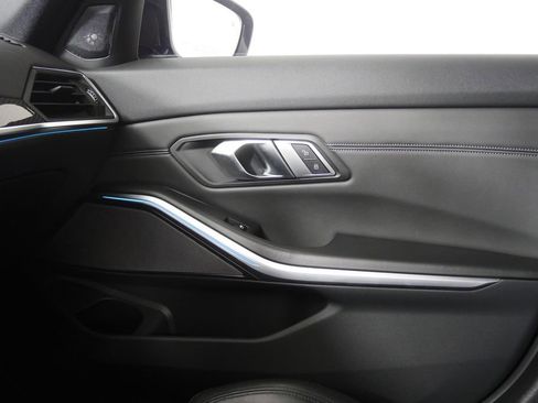 Used 2023 BMW M3 Competition w/ M Carbon Exterior Package image 33