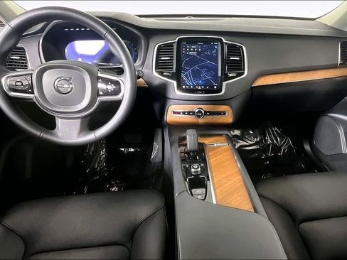 Used 2024 Volvo XC90 B6 Plus w/ Protection Package image 15