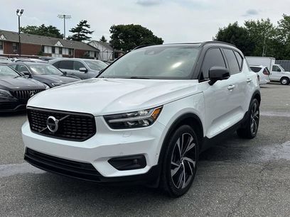 Used 2019 Volvo XC40 T5 R-Design