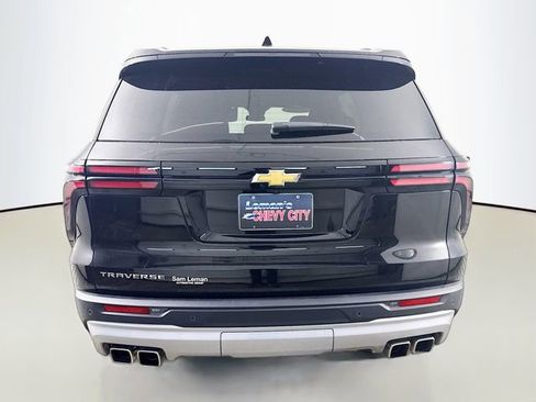Used 2025 Chevrolet Traverse LT image 7