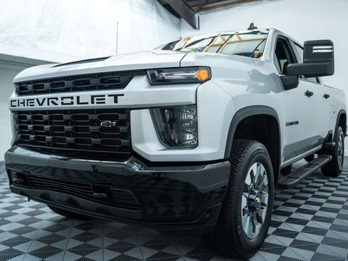 Used 2022 Chevrolet Silverado 2500 Custom w/ Custom Value Package AWD/4WD image 3