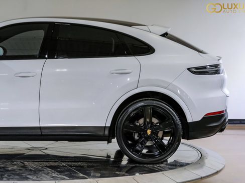 Used 2022 Porsche Cayenne S AWD/4WD image 15
