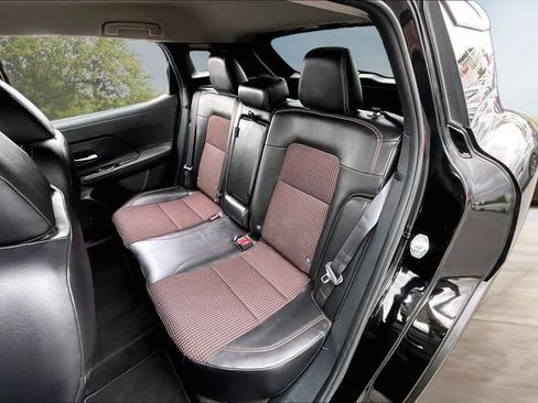 Certified 2025 Nissan Kicks SR FWD image 21
