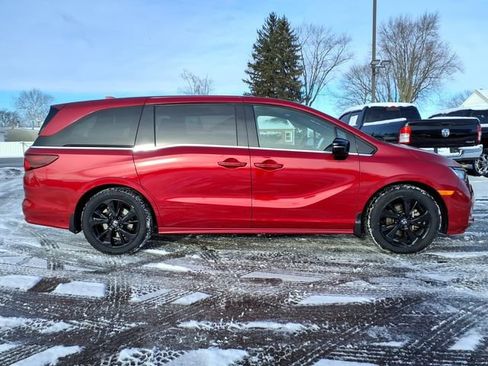 Used 2023 Honda Odyssey Sport image 8