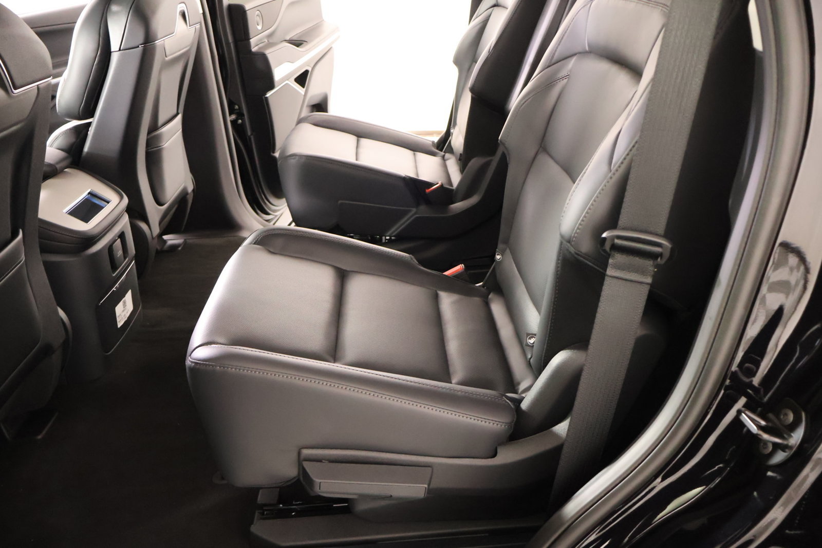 New 2026 Lincoln Navigator Premiere AWD/4WD image 13