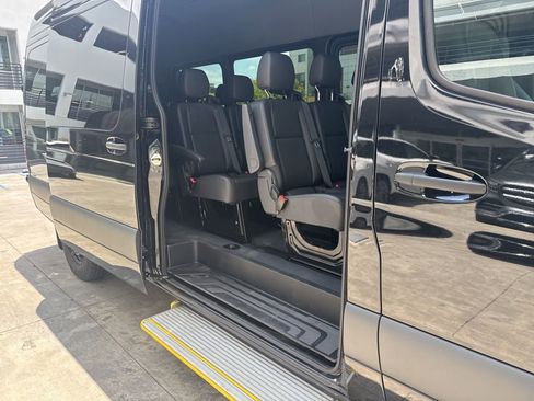 Used 2024 Mercedes-Benz Sprinter 2500 image 7
