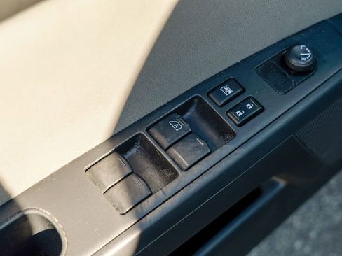 Used 2010 Nissan Sentra 2.0 S FWD image 5