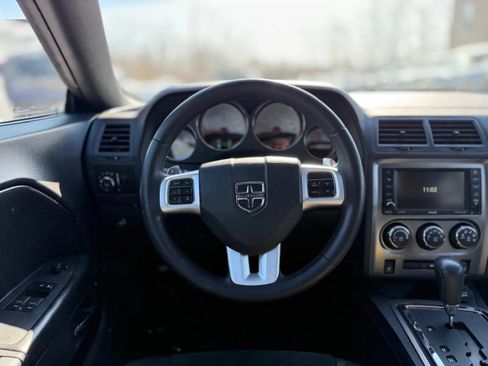 Used 2014 Dodge Challenger R/T image 17