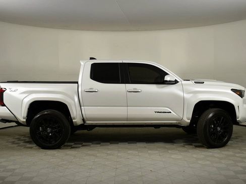 Certified 2025 Toyota Tacoma TRD Sport image 3