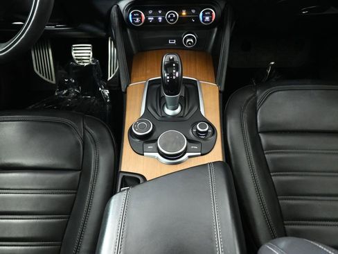 Used 2019 Alfa Romeo Stelvio Ti Lusso w/ Quick Order Package 22X Lusso image 24