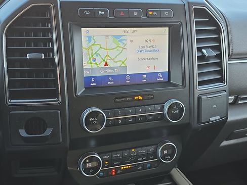 Used 2021 Ford Expedition Limited image 16