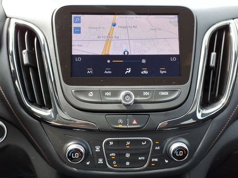 Used 2022 Chevrolet Equinox RS w/ RS Leather Package AWD/4WD image 17