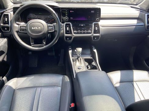 Used 2022 Kia Sorento S w/ Panoramic Sunroof Package FWD image 11