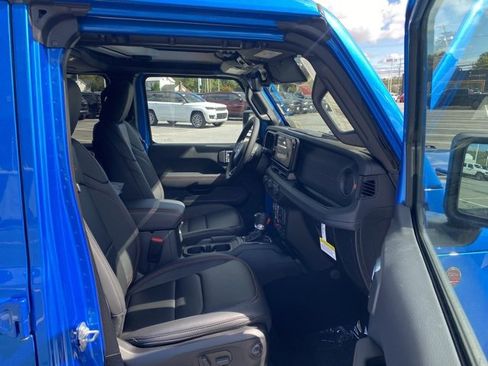 New 2025 Jeep Gladiator Rubicon image 30