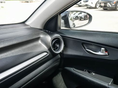 Used 2019 Kia Forte LXS FWD image 21