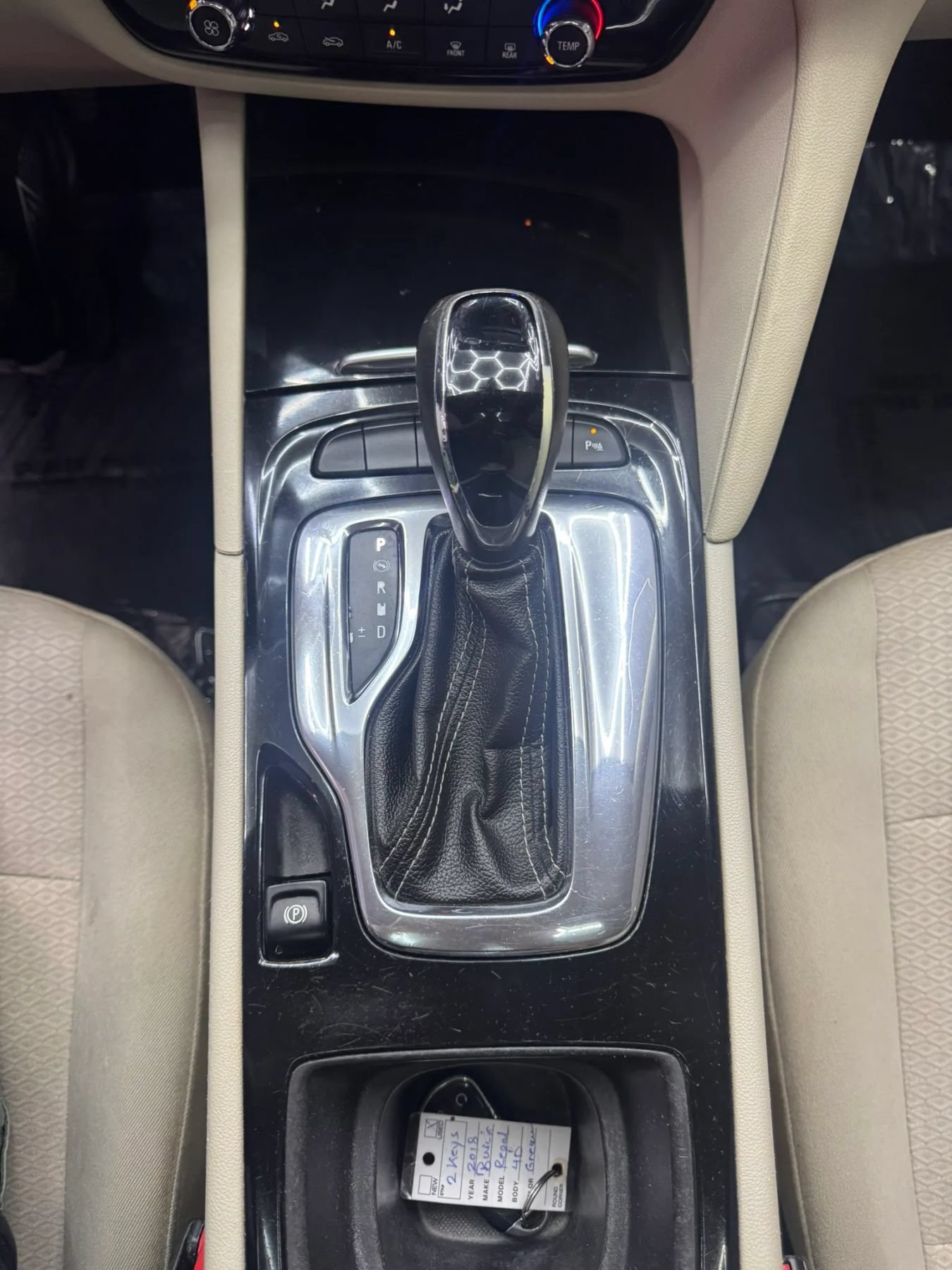 Used 2018 Buick Regal Preferred w/ Sights and Sounds Package FWD image 20