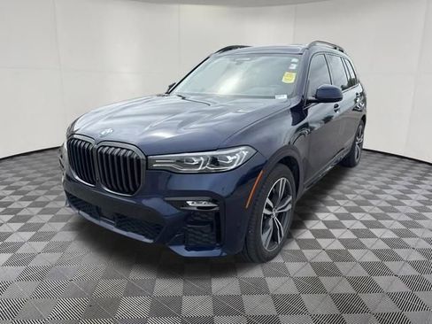 Used 2022 BMW X7 xDrive40i w/ M Sport Package AWD/4WD image 11