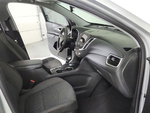 Used 2022 Chevrolet Equinox LT FWD image 19