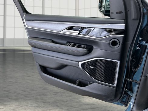 New 2026 Jeep Grand Wagoneer Limited AWD/4WD image 19