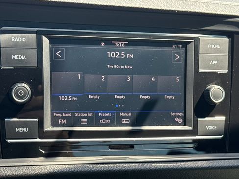 Certified 2021 Volkswagen Jetta R-Line w/ R-Line Cold Weather Package FWD image 19