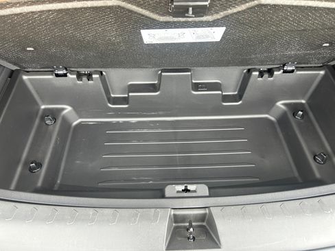 Used 2023 Chevrolet Traverse LT w/ Midnight/Sport Edition AWD/4WD image 41