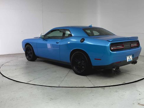 Used 2015 Dodge Challenger R/T Plus RWD image 9