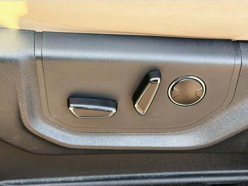 Used 2024 Ford Expedition Limited image 27