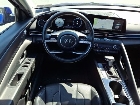 Used 2022 Hyundai Elantra Limited FWD image 12