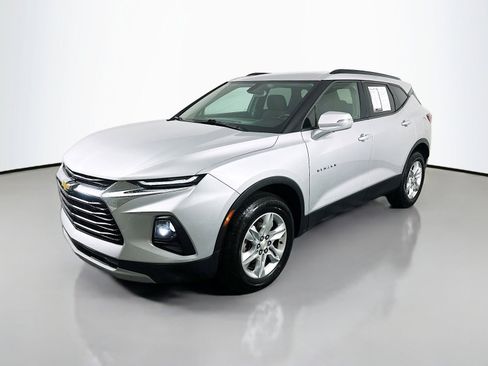 Used 2020 Chevrolet Blazer LT FWD image 3