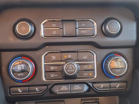 Used 2023 Chevrolet Tahoe LT image 8