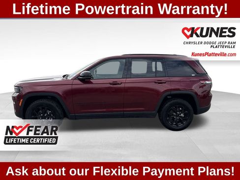 Used 2024 Jeep Grand Cherokee Altitude AWD/4WD image 8