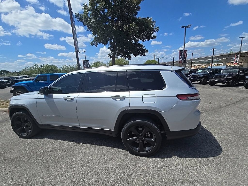 Used 2021 Jeep Grand Cherokee L Limited RWD image 7