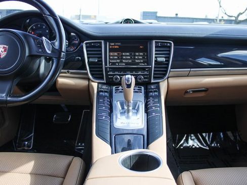 Used 2015 Porsche Panamera 4 image 18