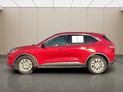 Used 2022 Ford Escape SE w/ Convenience Package FWD image 2