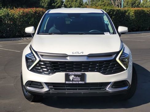 Used 2024 Kia Sportage LX AWD/4WD image 3