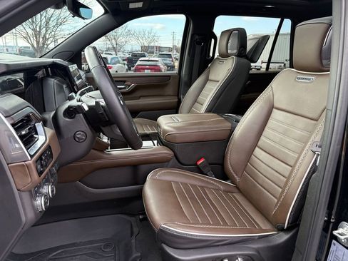 Certified 2025 GMC Yukon Denali Ultimate image 14