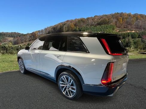 Used 2026 Cadillac Vistiq Sport image 5