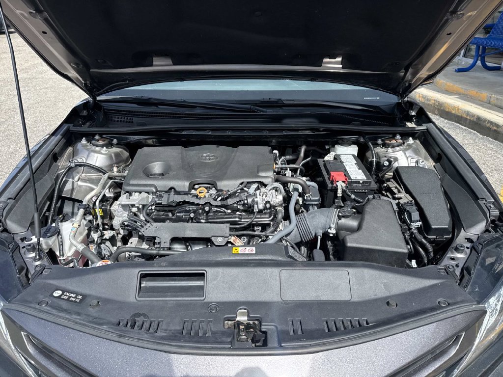 Used 2024 Toyota Camry XSE FWD image 3