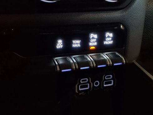 Used 2020 RAM 1500 Big Horn AWD/4WD image 19