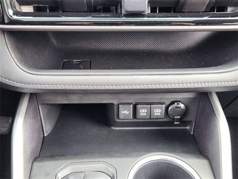 Used 2020 Toyota Highlander XLE image 14