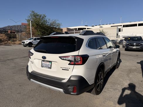 Used 2022 Subaru Outback Touring AWD/4WD image 2