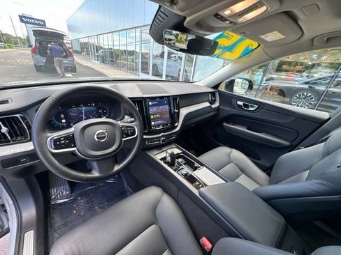 Certified 2025 Volvo XC60 B5 Plus AWD/4WD image 21