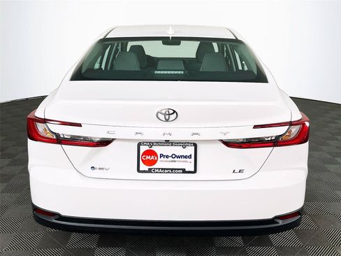 Used 2025 Toyota Camry LE w/ Convenience Package FWD image 7