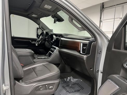 Used 2025 GMC Sierra 3500 Denali w/ Denali Reserve Package image 56