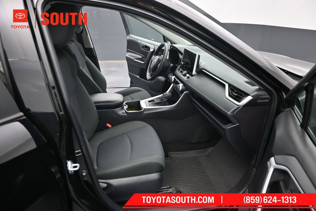 Certified 2025 Toyota RAV4 LE AWD/4WD image 29